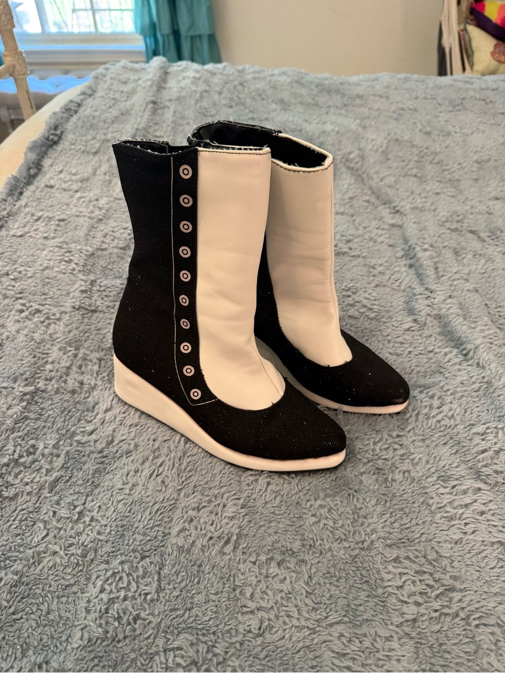 Girls Sparkly Boots Size 2/3